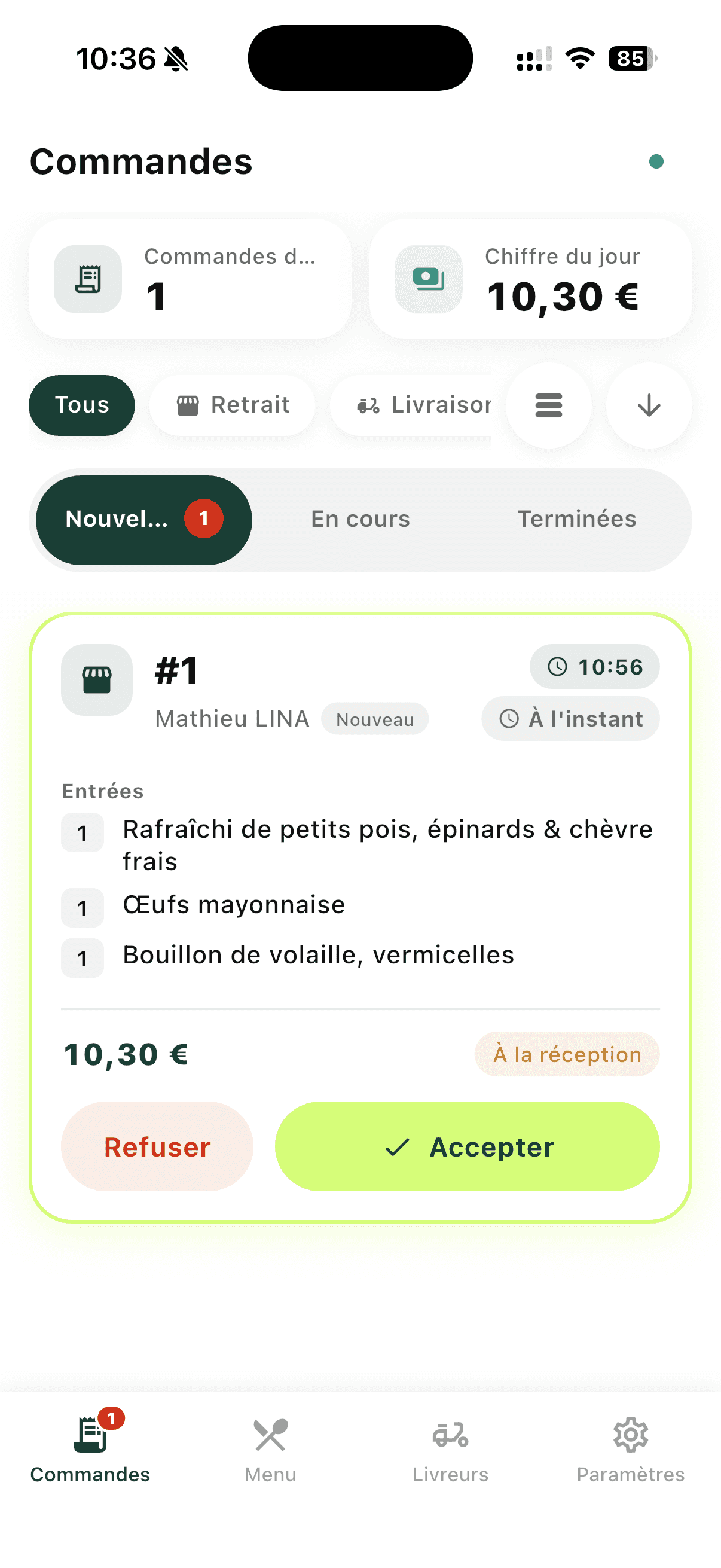 Une commande arrive — un geste pour l'accepter